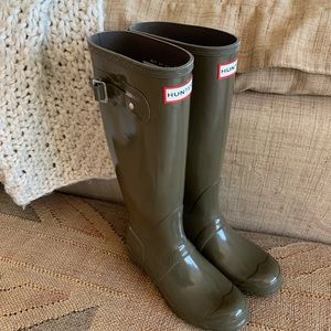 Original HUNTER tall gloss rain boots